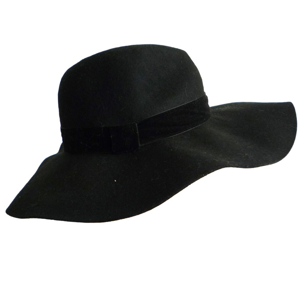 hat with velvet band