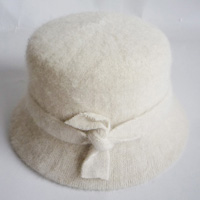 angora/wool hat with bow