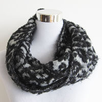 feather yarn snood