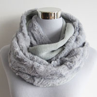 acrylic snood with fake fur