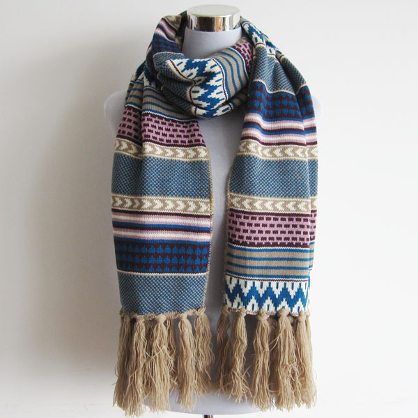 jacquard scarf with fringe