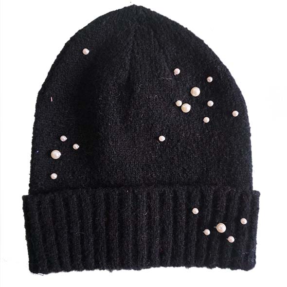 slouch beanie with peals