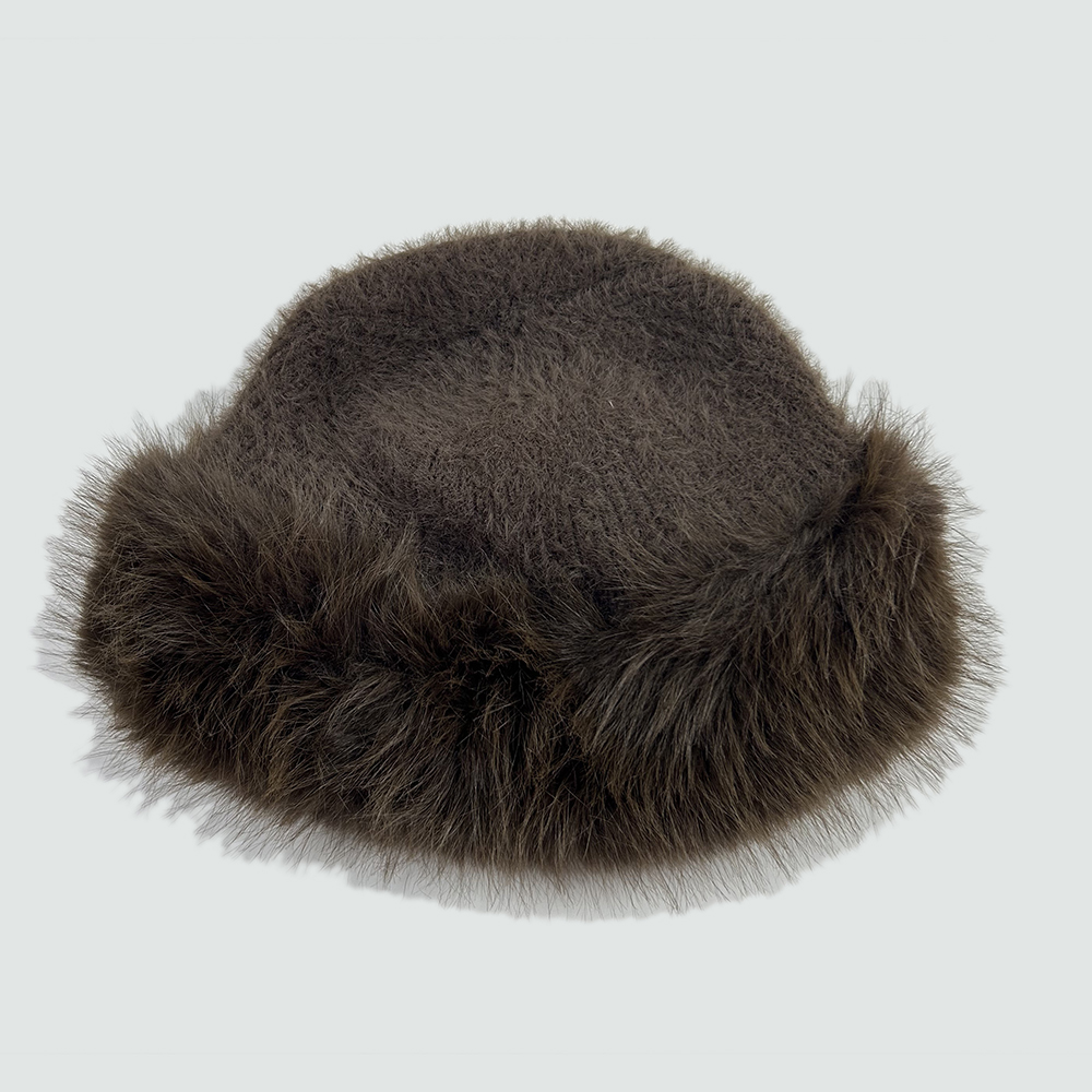 knitted hat with fake fur trim